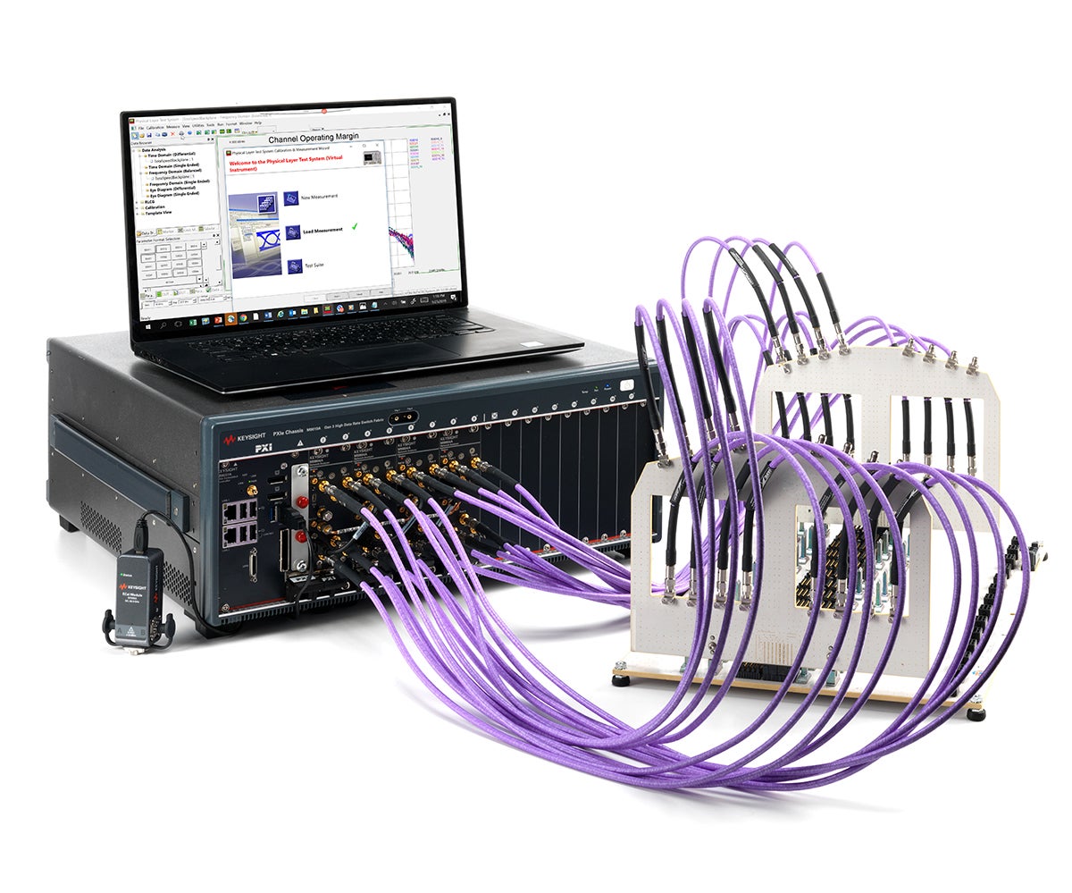 Keysight M9804A マルチポートテストシステムに接続された位相・振幅安定性の高いゴアのケーブルアセンブリ。