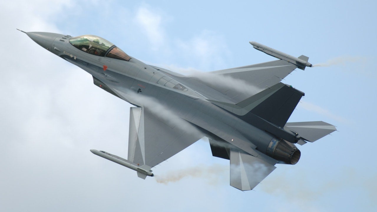 防衛用航空機向けファイバーチャネルケーブル