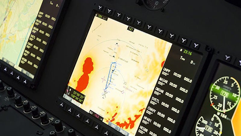 4K解像度の軍用機ディスプレイ