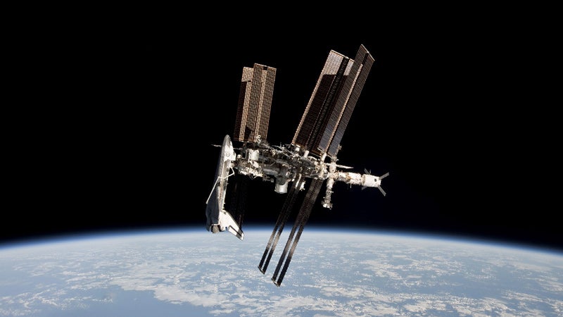 カタログ: 従来型宇宙開発用途向けゴア<sup>®</sup> 宇宙用ケーブル