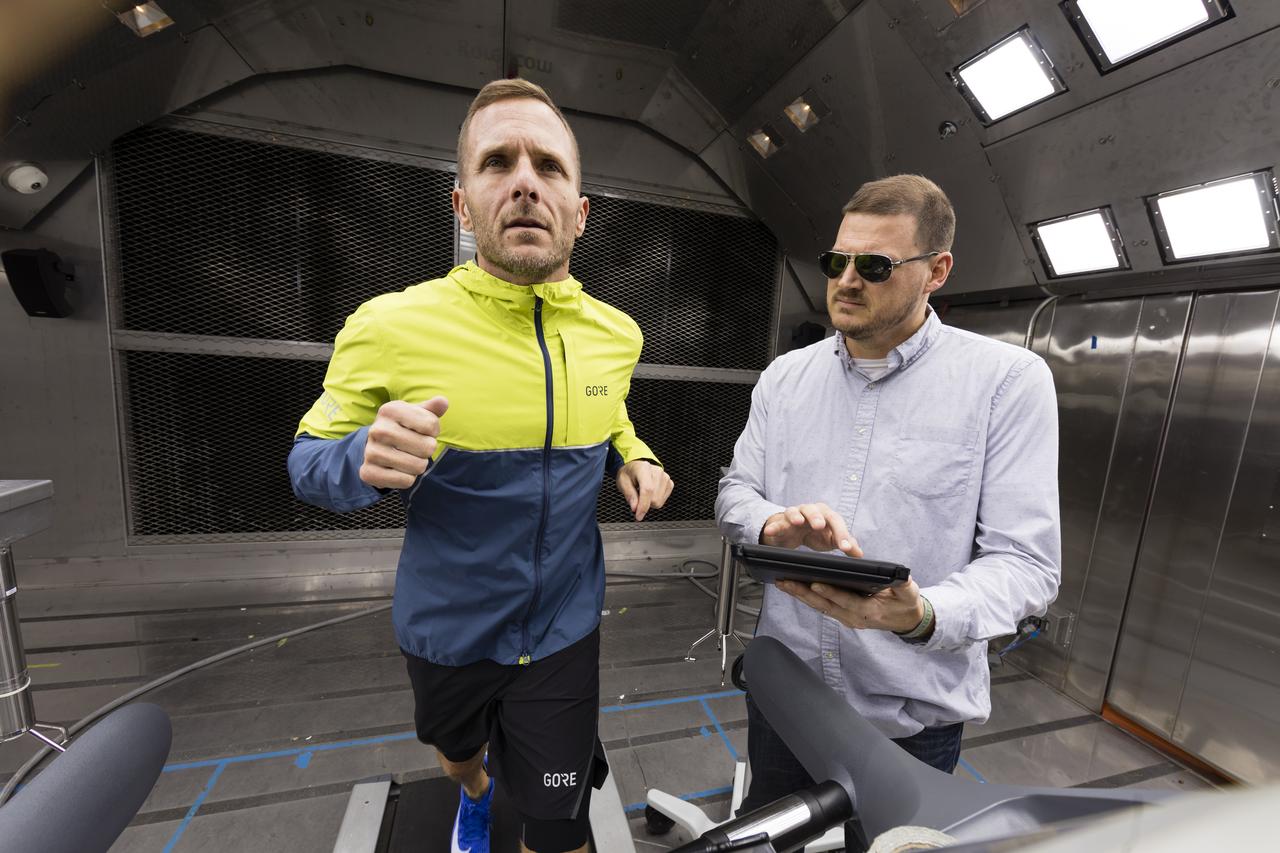 runner testing Gore functional clothing