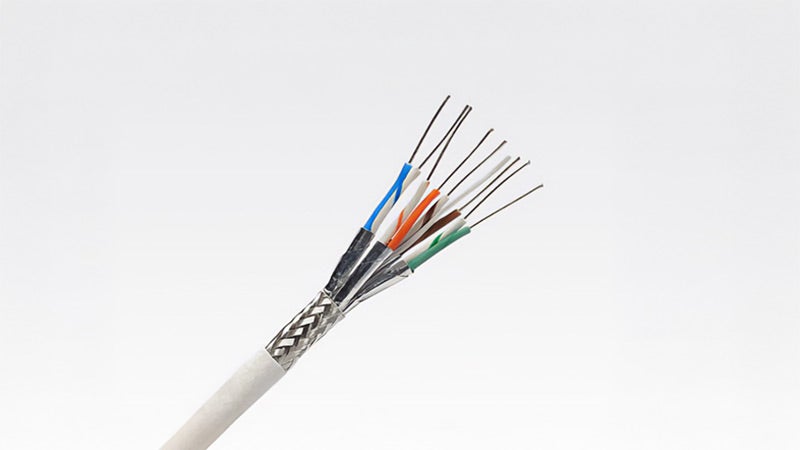 Cat8またはCat6A対応のゴアの4ペアイーサネットケーブル