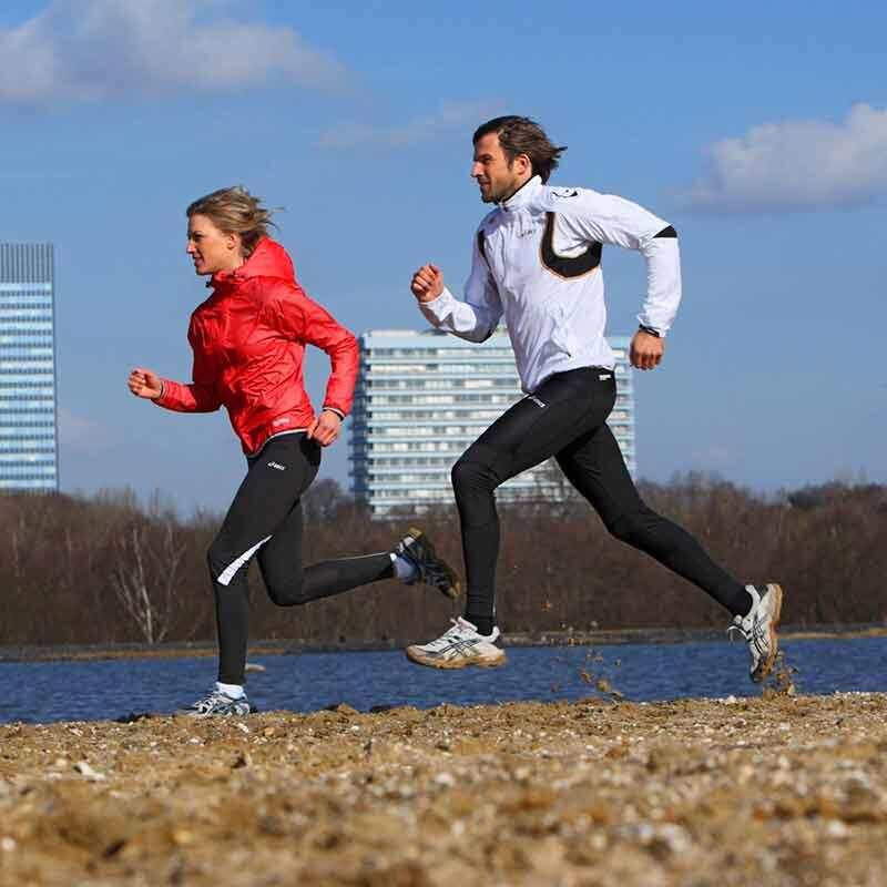 ランニングをする人たち